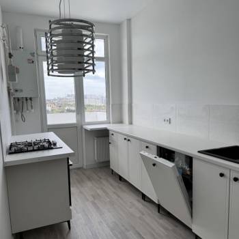 Продается 1-комнатная квартира, 49,7 м²