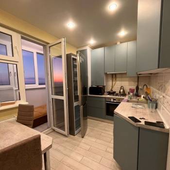 Продается 1-комнатная квартира, 37 м²