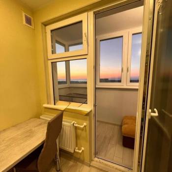 Продается 1-комнатная квартира, 37 м²