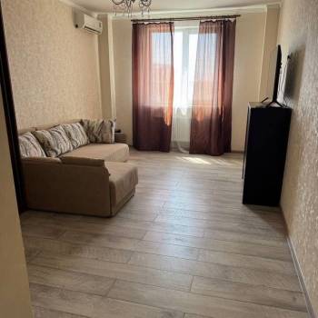 Сдается 1-комнатная квартира, 42 м²