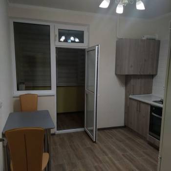 Сдается 1-комнатная квартира, 42 м²
