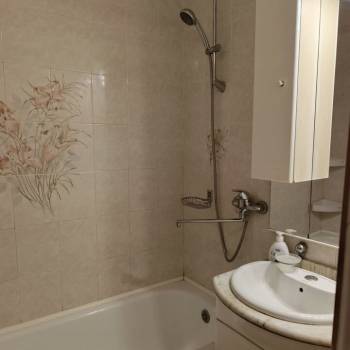 Сдается Многокомнатная квартира, 80 м²