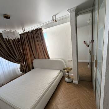 Сдается Многокомнатная квартира, 130 м²