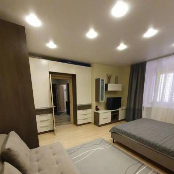 Сдается 1-комнатная квартира, 42 м²