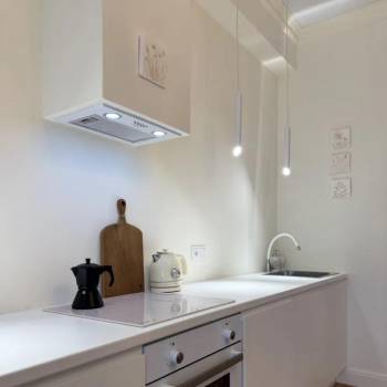 Продается 1-комнатная квартира, 77,4 м²