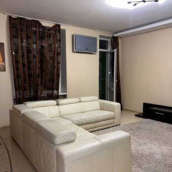 Сдается 1-комнатная квартира, 62 м²