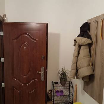 Продается 1-комнатная квартира, 42 м²