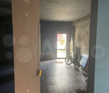 Продается 1-комнатная квартира, 137 м²