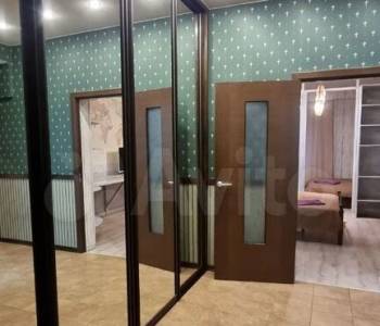 Продается 1-комнатная квартира, 61,4 м²