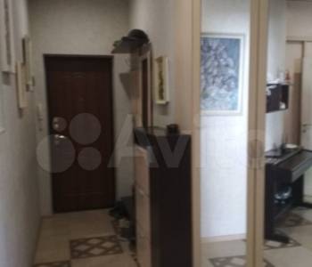 Продается 1-комнатная квартира, 97 м²