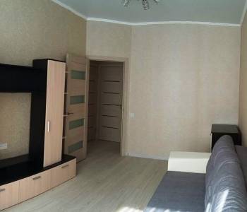 Продается 1-комнатная квартира, 37 м²
