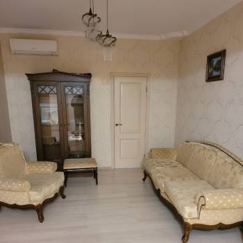 Сдается Многокомнатная квартира, 130 м²