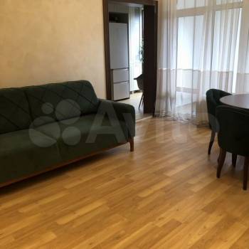 Продается Многокомнатная квартира, 100 м²