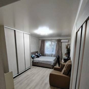 Продается 1-комнатная квартира, 47 м²