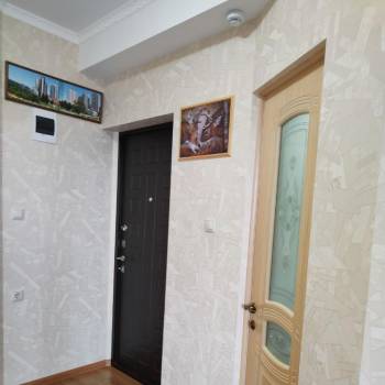 Продается 1-комнатная квартира, 42 м²