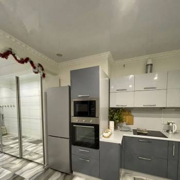 Сдается 1-комнатная квартира, 60 м²
