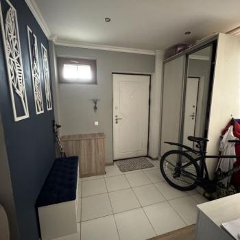 Продается 1-комнатная квартира, 52 м²