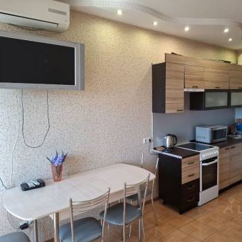 Сдается 1-комнатная квартира, 45 м²