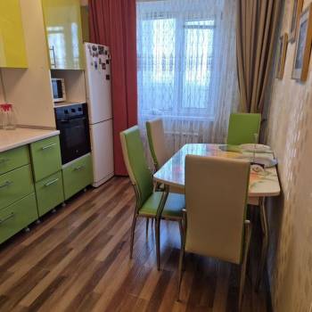 Сдается 1-комнатная квартира, 49 м²