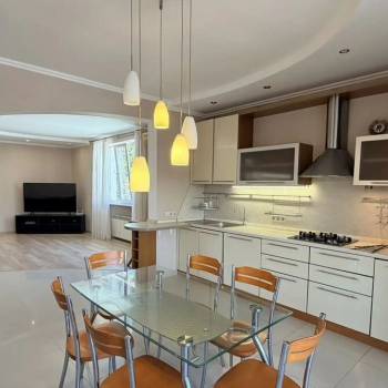 Сдается Многокомнатная квартира, 120 м²