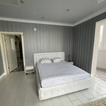 Сдается 1-комнатная квартира, 60 м²