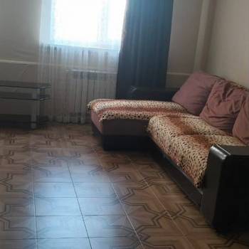 Сдается 1-комнатная квартира, 300 м²