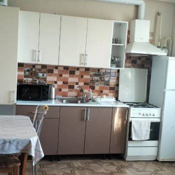 Сдается 1-комнатная квартира, 300 м²