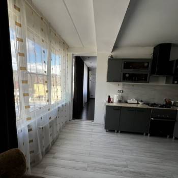 Продается 3-х комнатная квартира, 61 м²