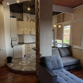 Продается 3-х комнатная квартира, 53 м²