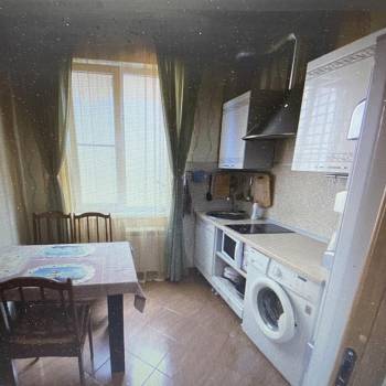 Сдается 1-комнатная квартира, 40 м²