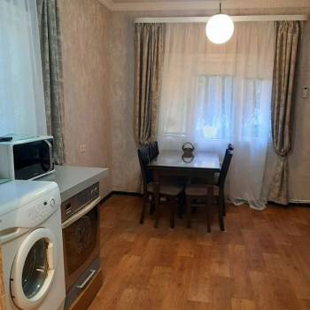 Сдается Многокомнатная квартира, 60 м²