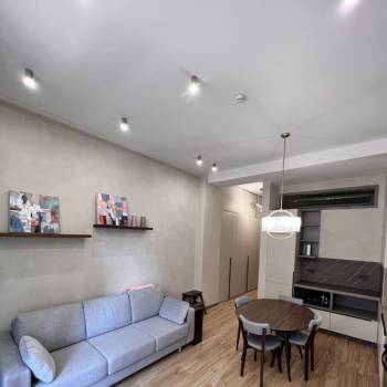 Сдается 1-комнатная квартира, 60 м²