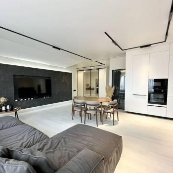 Продается 3-х комнатная квартира, 150 м²