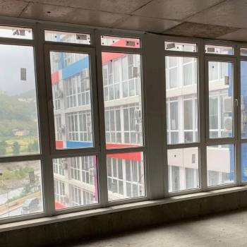 Продается 1-комнатная квартира, 72,7 м²