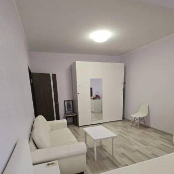 Сдается 1-комнатная квартира, 55 м²