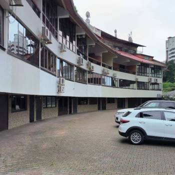 Продается Многокомнатная квартира, 230 м²