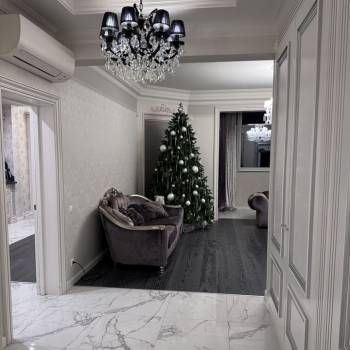 Продается 2-х комнатная квартира, 130 м²