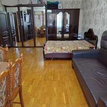 Продается 1-комнатная квартира, 54 м²