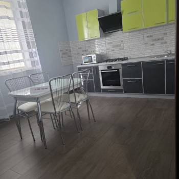 Продается 1-комнатная квартира, 48 м²