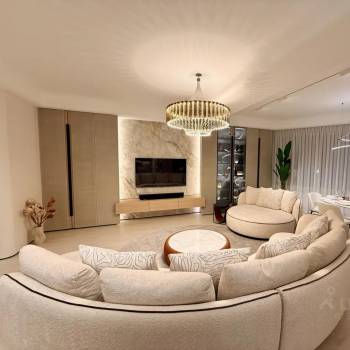 Продается Многокомнатная квартира, 170 м²