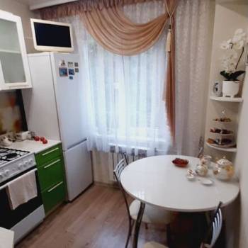Продается 1-комнатная квартира, 32 м²