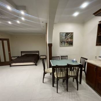 Сдается 1-комнатная квартира, 54 м²