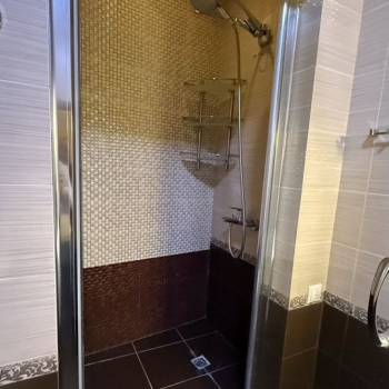 Продается 1-комнатная квартира, 80 м²