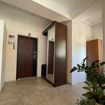 Продается 1-комнатная квартира, 47 м²