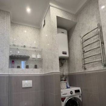 Продается 1-комнатная квартира, 65 м²