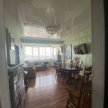 Продается Многокомнатная квартира, 81,2 м²