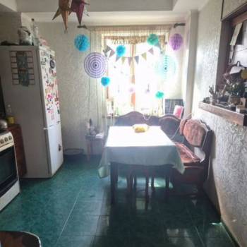 Продается 1-комнатная квартира, 93,2 м²