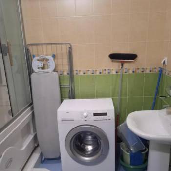 Продается 1-комнатная квартира, 60 м²