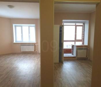 Продается 1-комнатная квартира, 42 м²