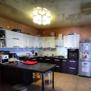 Продается Дом, 370 м²